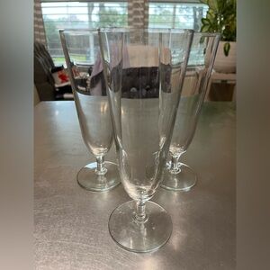 Elegant Clear Glass Champagne Flutes